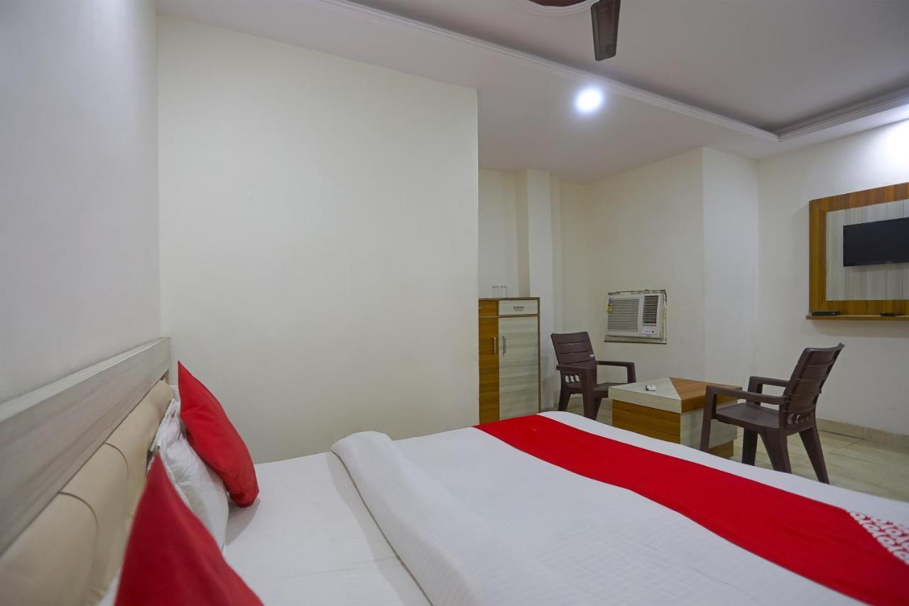 Oyo Flagship 79289 Hotel Grand Keshav Ghaziabad Exterior foto